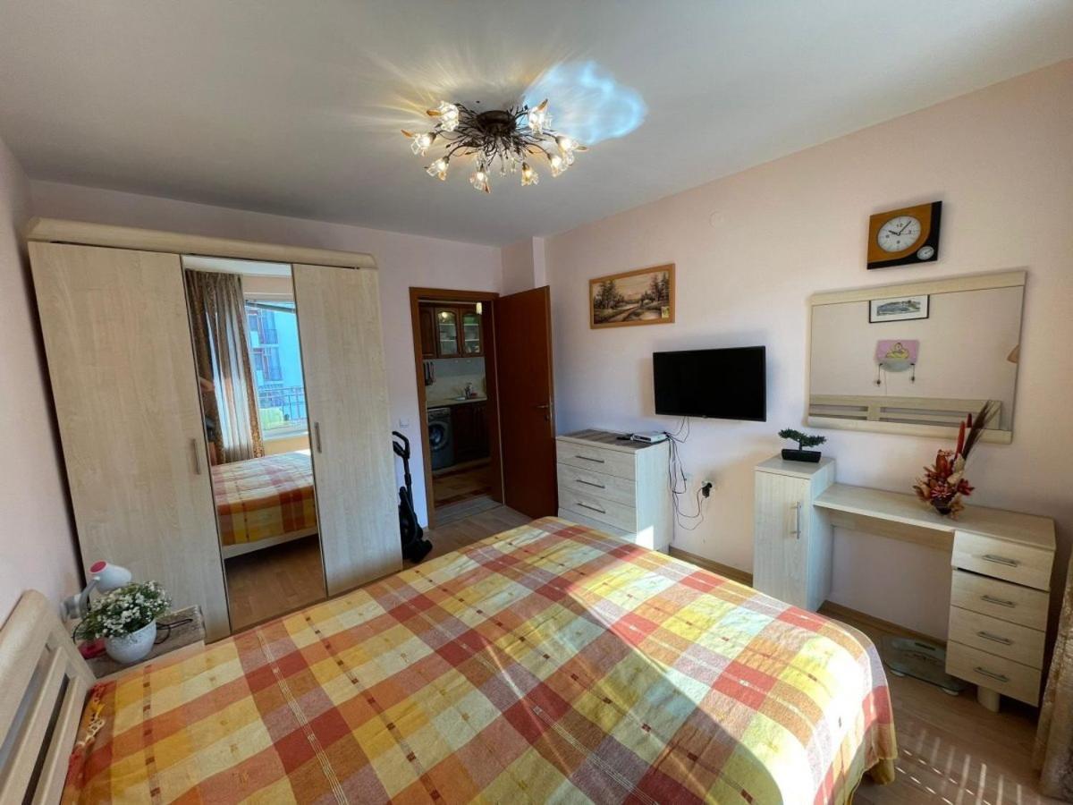 Panorama Marina Fort Beach - Premium Apartments Sea Viev Sveti Vlas Rum bild