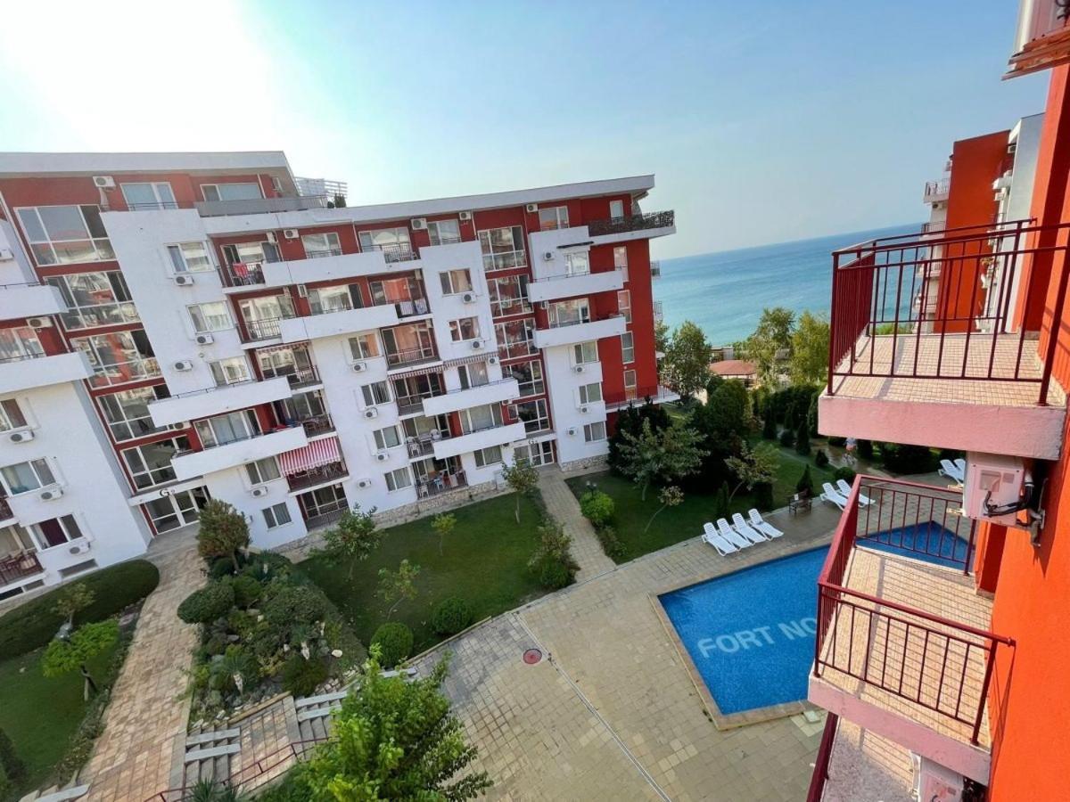 Panorama Marina Fort Beach - Premium Apartments Sea Viev Sveti Vlas Rum bild